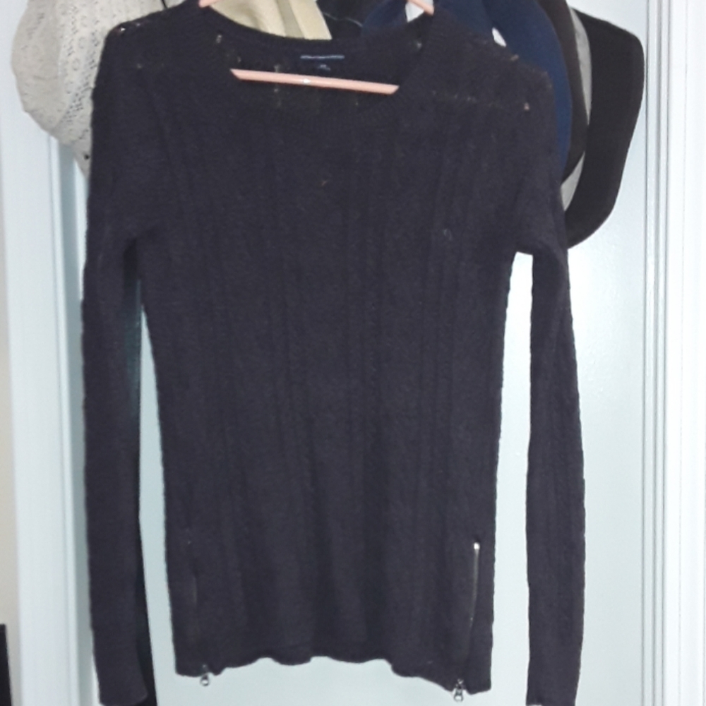 American Eagle Outfitters sweater